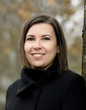 Dr Eszter Szenes