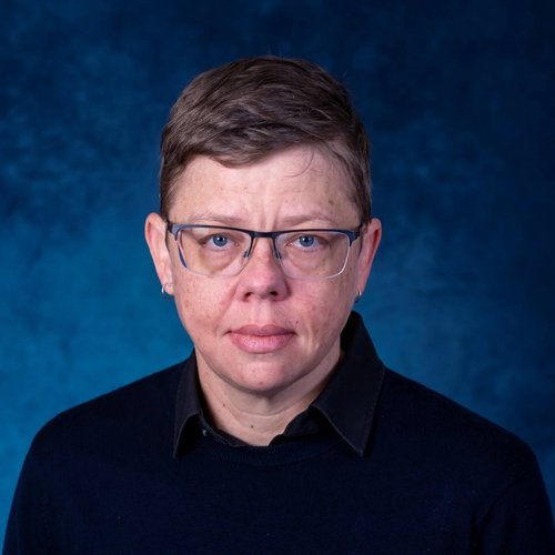 Dr Helen Young