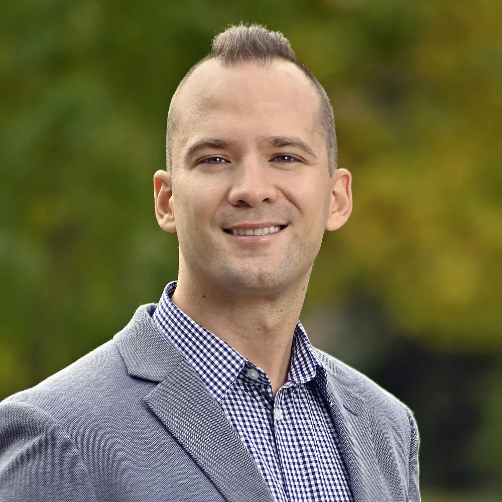 Associate Professor James Gacek