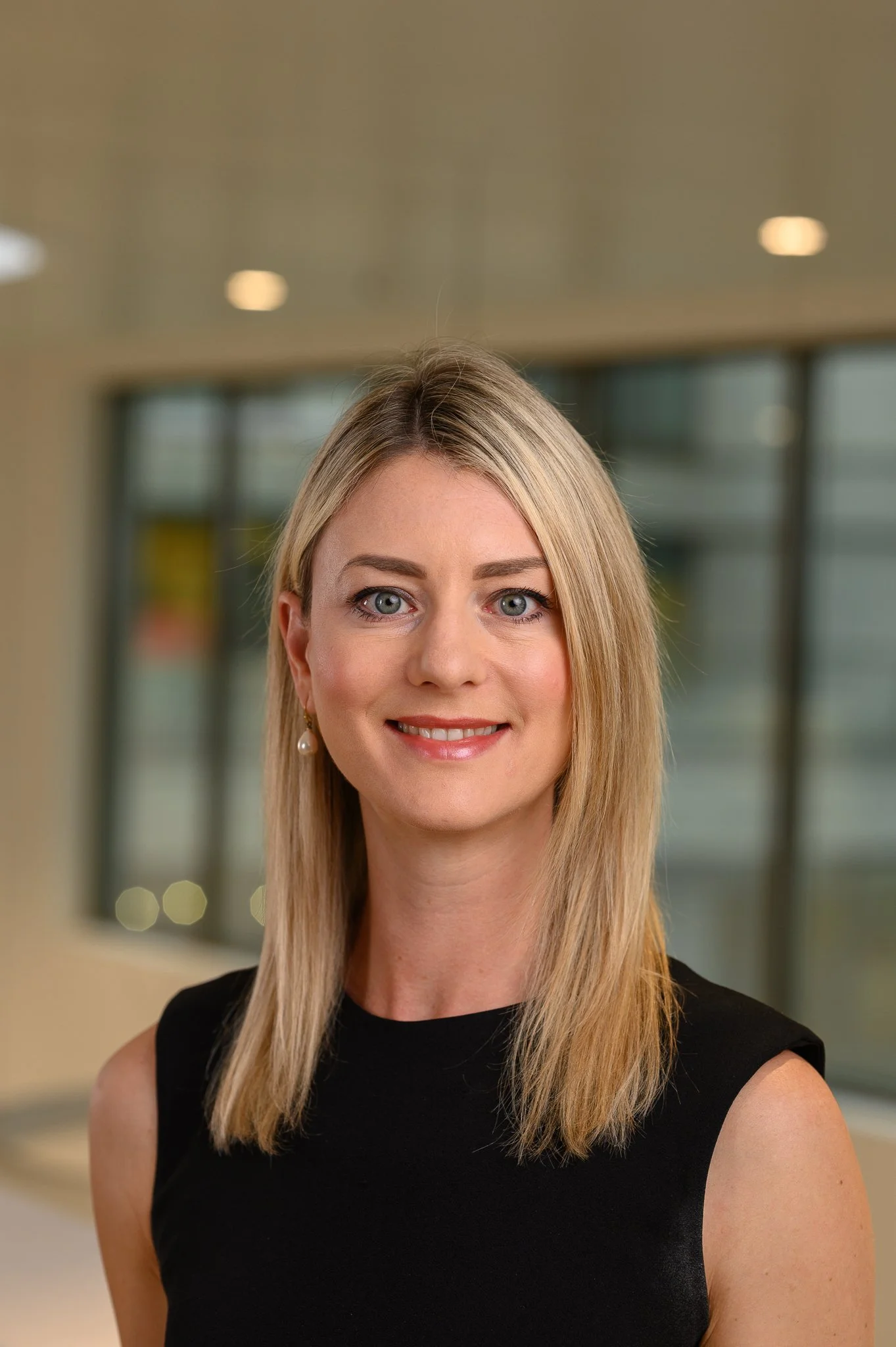 Dr Joana Cook